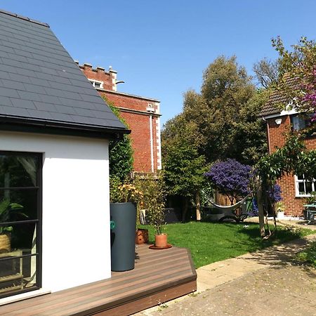 Hastings Casita, 'Little House' Self Contained Garden Lodge, Close To Town And Seafront Exterior photo